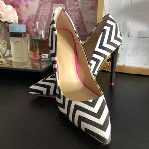 GX BY GWEN STEFANI Axton Pointy Toe Pump - NWT
